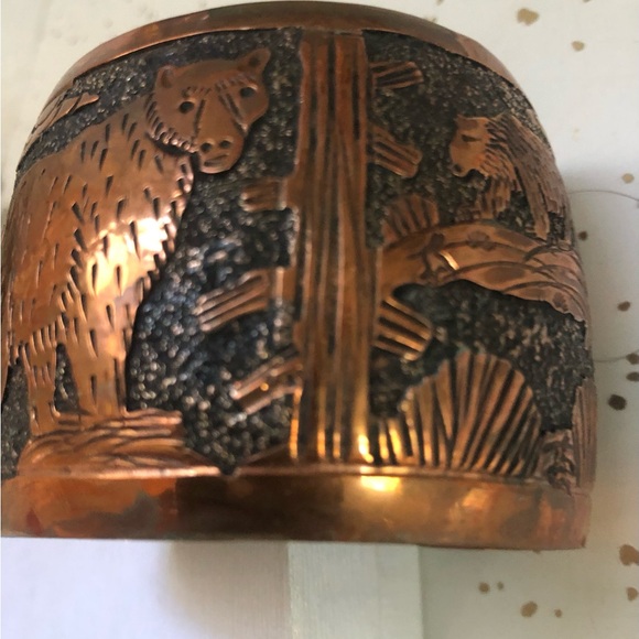 Navajo Brass Bear bracelet. - Picture 5 of 9